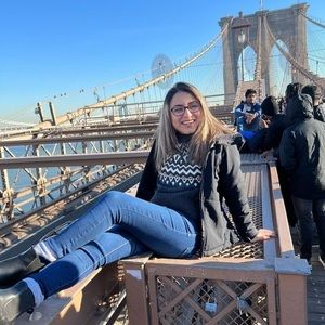 Meet your Posher, Alexandra